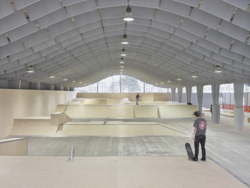 Adaptacja budynku fabrycznego : Skate Park, Francja