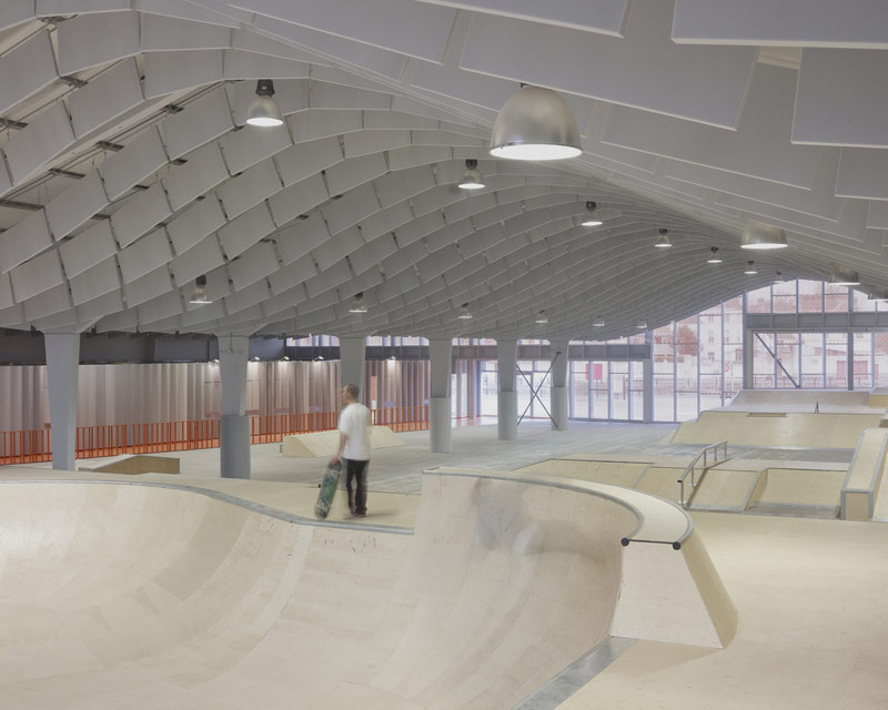 Adaptacja budynku fabrycznego : Skate Park, Francja