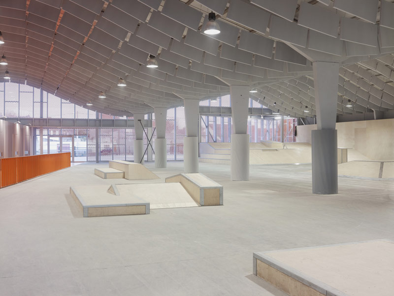 Adaptacja budynku fabrycznego : Skate Park, Francja