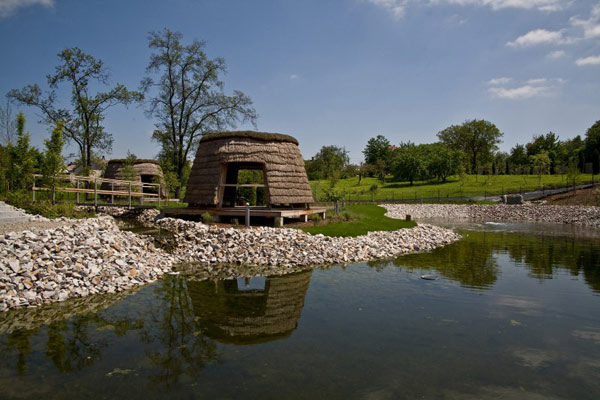 Europejskie Centrum Bajki : Pacanów, Polska 