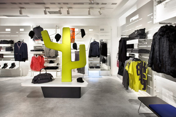 Projekt wnętrza sklepu : H&M, Barcelona