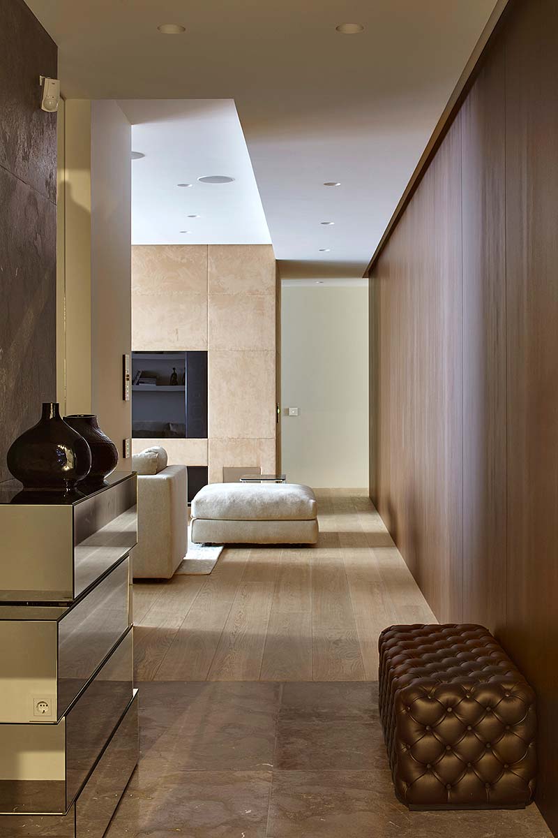 Naturalne materiały zdobiące apartament w Moskwie