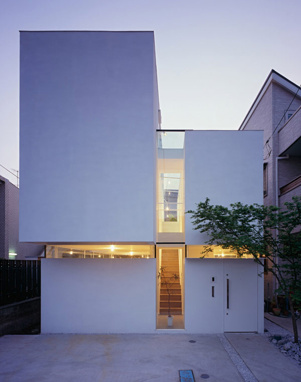 Biały dom – projekt Tetsushi Tominaga Architect & Associates