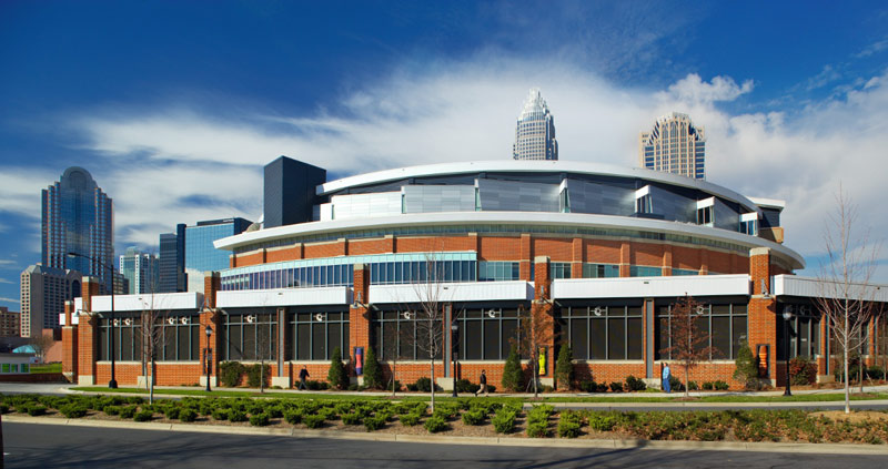 Przenikanie przeszłości i przyszłości – Time Warner Cable Arena w Charlotte 