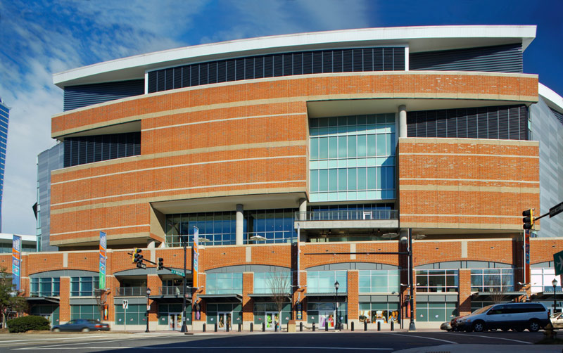 Przenikanie przeszłości i przyszłości – Time Warner Cable Arena w Charlotte 