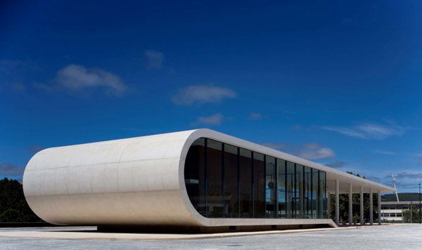 Budynek użyteczności publicznej : Domitianus Arquitectura