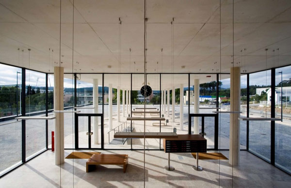 Budynek użyteczności publicznej : Domitianus Arquitectura