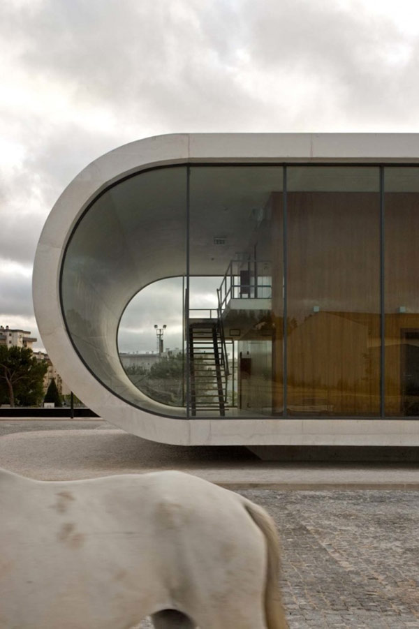 Budynek użyteczności publicznej : Domitianus Arquitectura