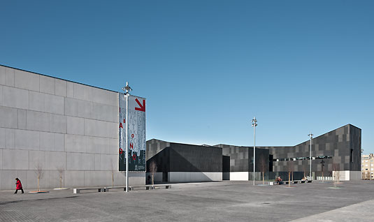 Ibaiondo Civic Center : ACXT