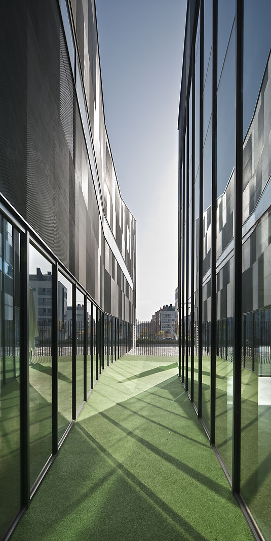 Ibaiondo Civic Center : ACXT