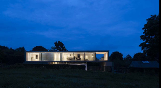 Hurst House - minimalistyczny dom na wsi