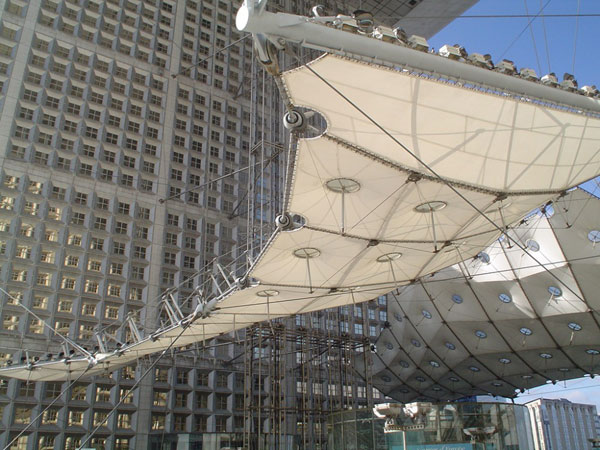 Grande Arche : Paris, France 
