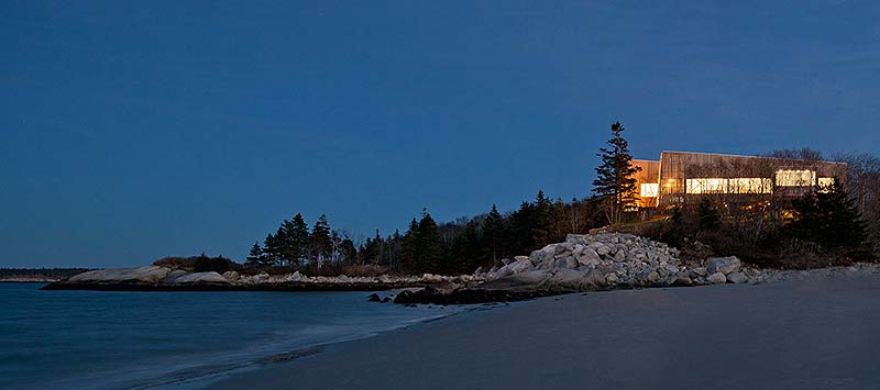 Nowoczesna kubatura domu nad oceanem: Kanada