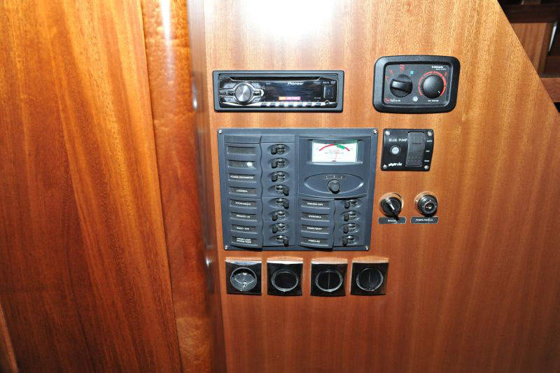 Nautiner 40 Aft Cabin – przestronność i luksus na Mazurach