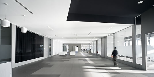 Nowoczesna technologia w budynku 112 Reus : ACXT
