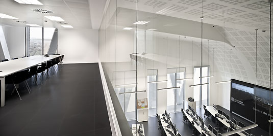 Nowoczesna technologia w budynku 112 Reus : ACXT