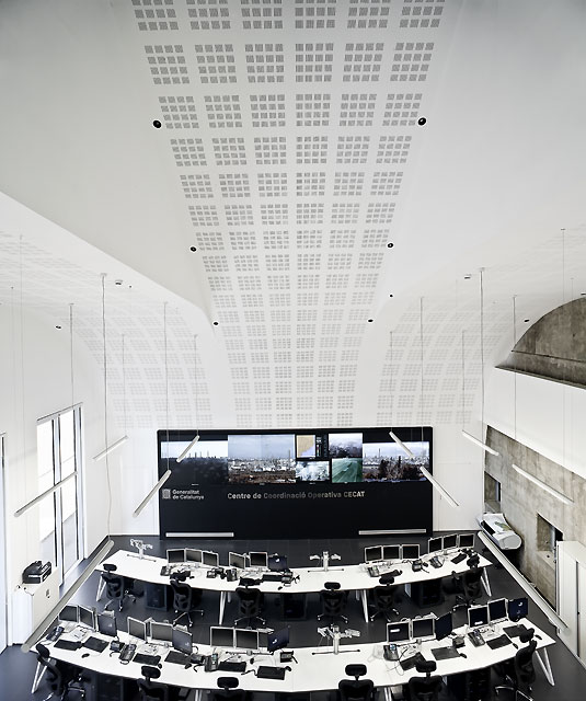 Nowoczesna technologia w budynku 112 Reus : ACXT