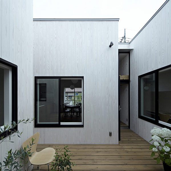Parterowy dom z patio : prezentacja projektu z Japonii 