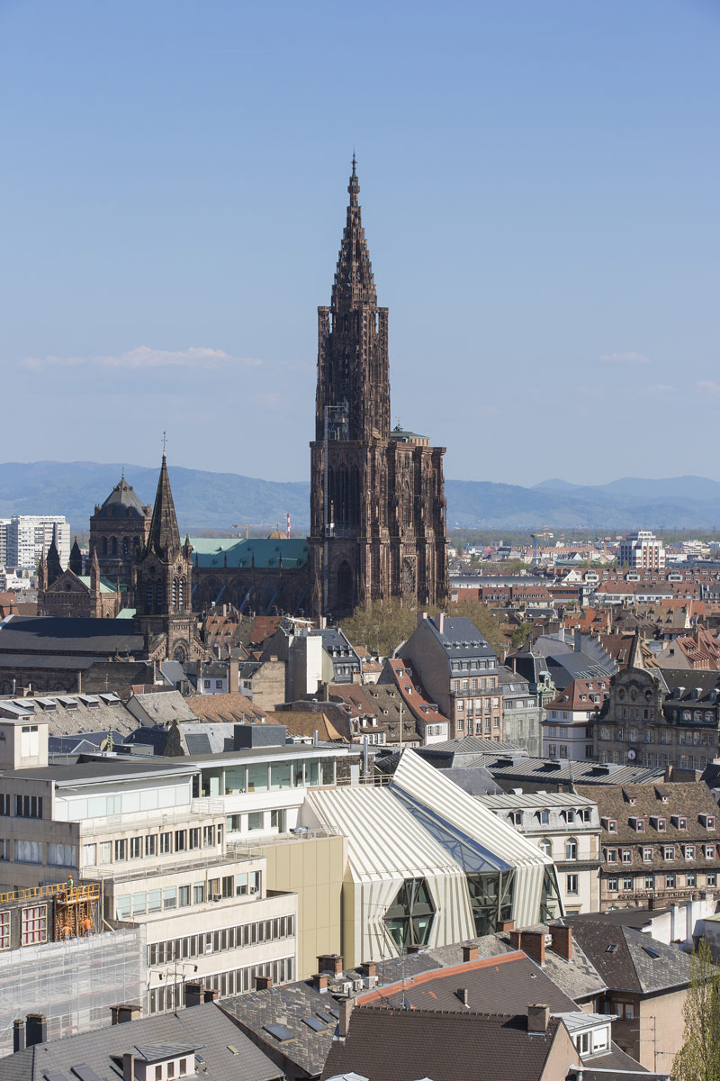 Odważna przebudowa budynku Printemps: Strasbourg, Francja