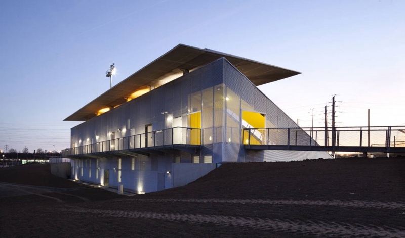 Zasiądź na nowych trybunach : stadion Duvauchelle de Créteil 