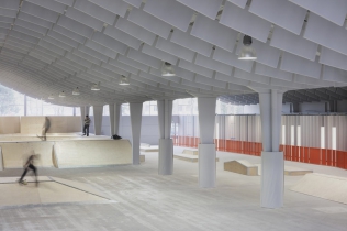 Adaptacja budynku fabrycznego : Skate Park, Francja