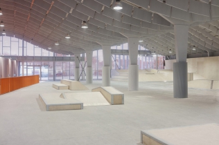 Adaptacja budynku fabrycznego : Skate Park, Francja