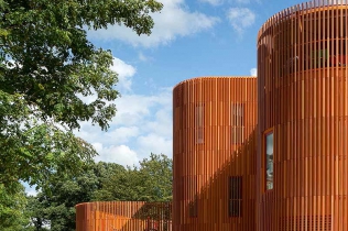 Ciekawa architektura przedszkola