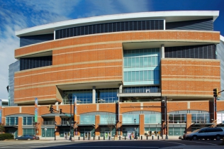 Przenikanie przeszłości i przyszłości – Time Warner Cable Arena w Charlotte 