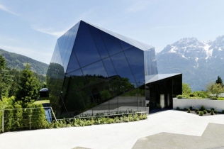 Budynek konferencyjny w Dolomitach : MHM Architects, Austria