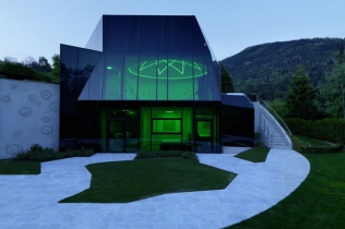 Budynek konferencyjny w Dolomitach : MHM Architects, Austria