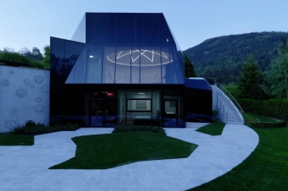 Budynek konferencyjny w Dolomitach : MHM Architects, Austria