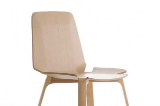 Gap chair