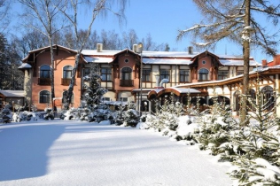 Luksusowy Hotel Anders zimą : zapraszamy na Mazury!