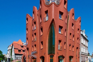 Jak wymurować fale, czyli hotel Fahrenheit w Gdańsku 