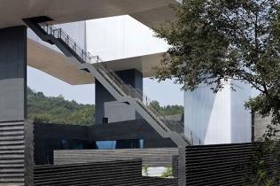 Muzeum Sztuki w Chinach : Steven Holl Architects