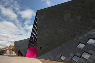 Odważna propozycja centrum kultury w Mulhouse: Paul le Quernec