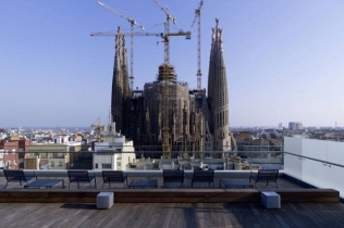 W cieniu Sagrada Familia : projekt Hotelu Ayre, Barcelona