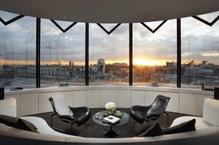 ME Hotel w Londynie: Foster and Partners