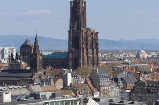 Odważna przebudowa budynku Printemps: Strasbourg, Francja