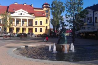 Mikołajki : nowoczesny rynek z historią w tle