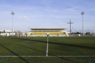 Zasiądź na nowych trybunach : stadion Duvauchelle de Créteil 