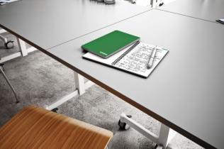 Praktyczny system stołów konferencyjnych