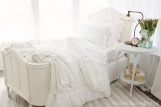 Jak urządzić sypialnię w bieli