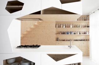 Wnętrze skąpane w bieli : i29 l interior architects