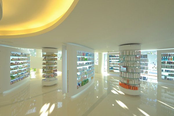 Zespół projektowy KLAB Architecture : budynek apteczny